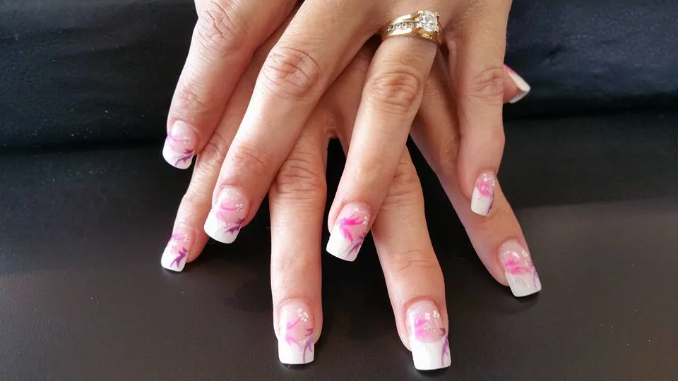Silk nail art Best Nails Spalon Commack