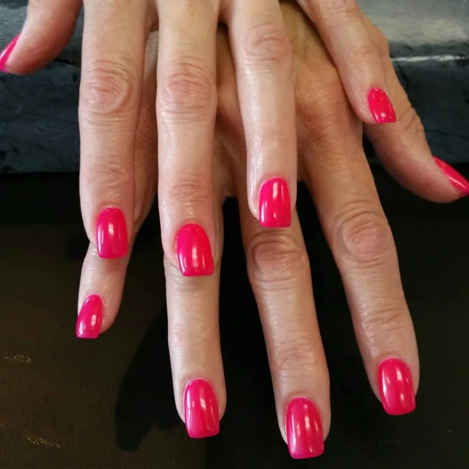 Gel manicure nail salon Commack
